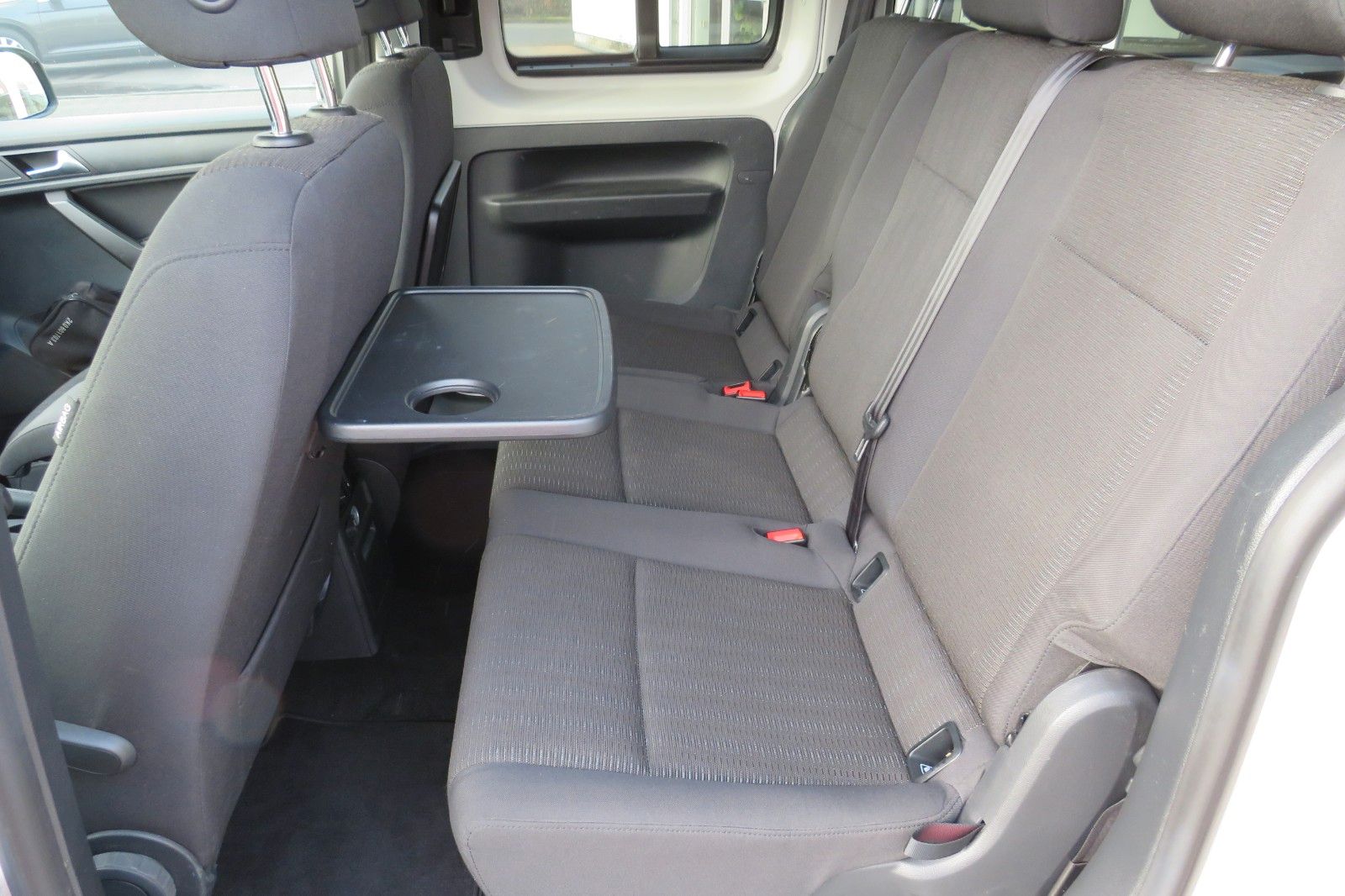 Fahrzeugabbildung Volkswagen Caddy MAXI 2.0-TDI COMFORT AHK NAVI STANDH. 1HD