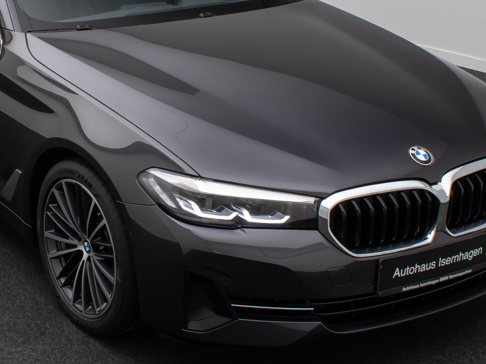 Fahrzeugabbildung BMW 530i HUD DAB Leder Alarm Komfort 4xKlima M Sport