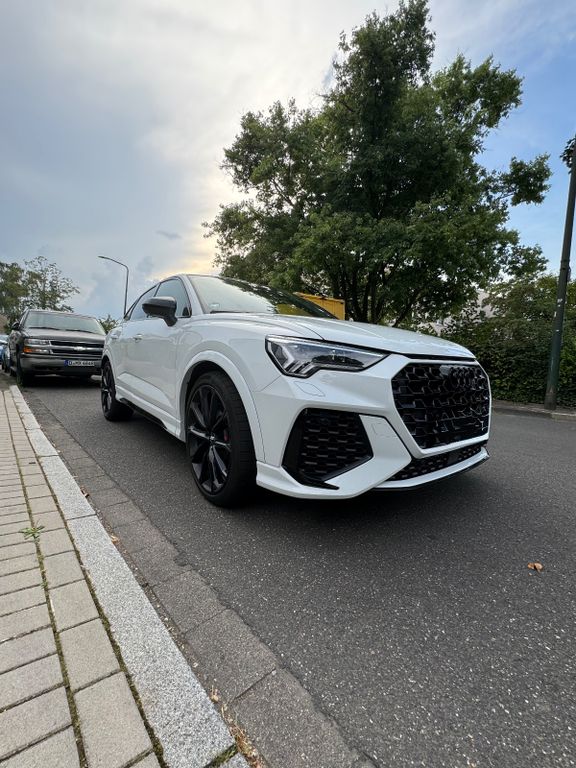Audi RSQ3