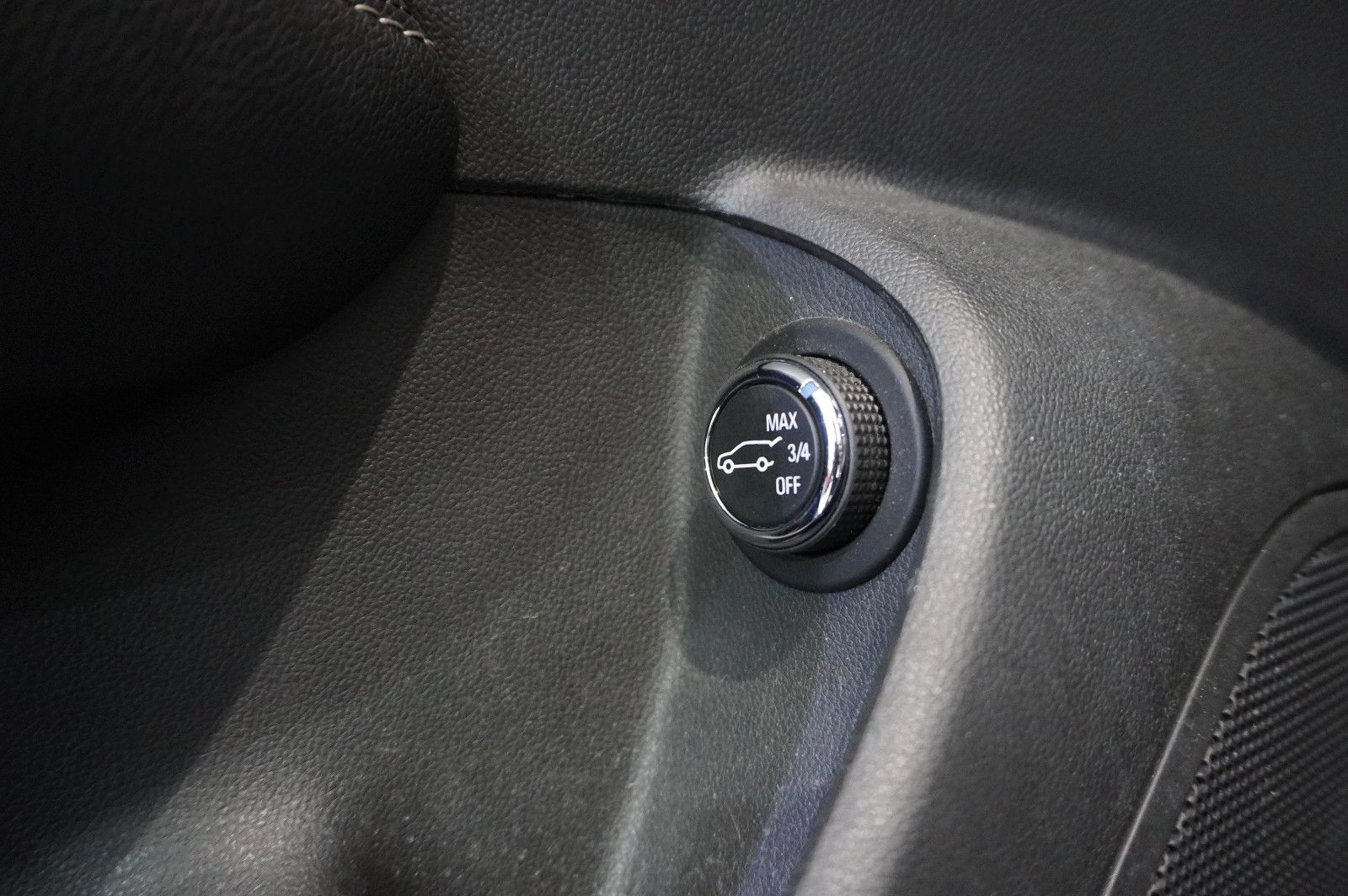 Fahrzeugabbildung Opel Insignia B ST 2.0 GSI PERFORM. NAVI/LED/360°/AHK