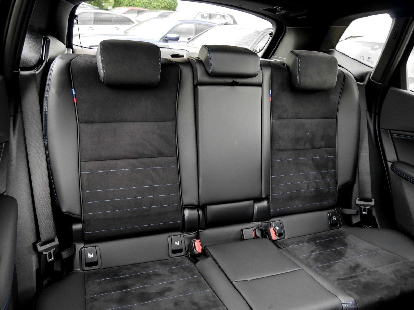 BMW 223 Active Tourer - Bild 4