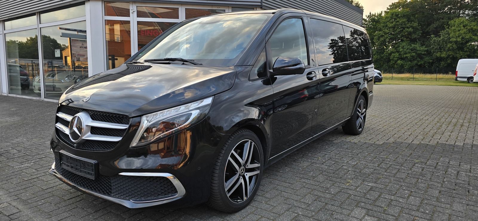 MERCEDES-BENZ V 300 d AVANTGARDE EDITION extralang Led-Matrix+