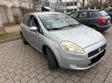 Fiat Punto 1.4 Top gepflegt und Neuinvestitionen - Fiat Punto Gebrauchtwagen in Stuttgart