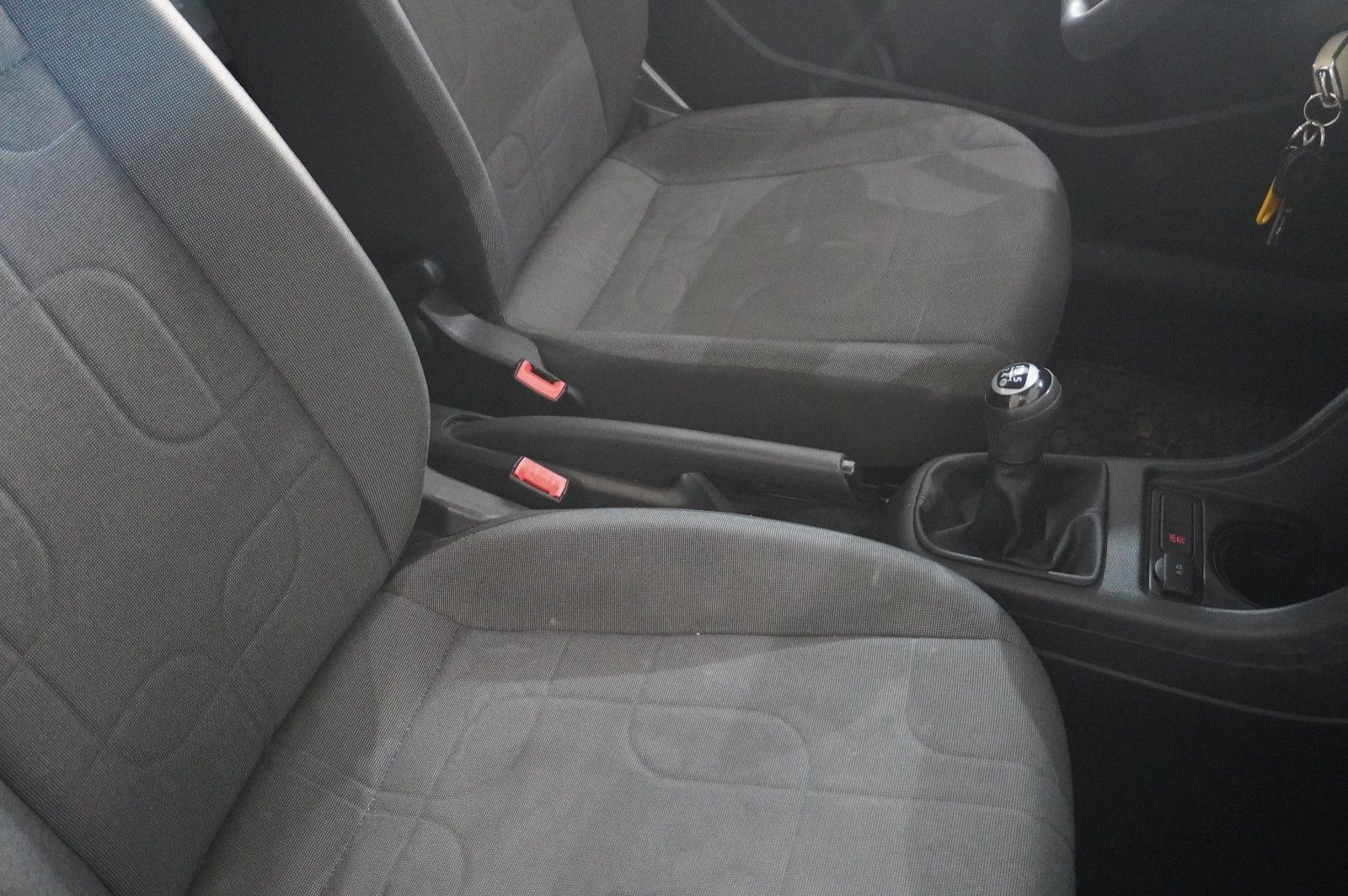 Fahrzeugabbildung Volkswagen up! 1.0 MOVE 3-TÜR NAVI/KLIMA/SPORT/CD/AUX/TÜV