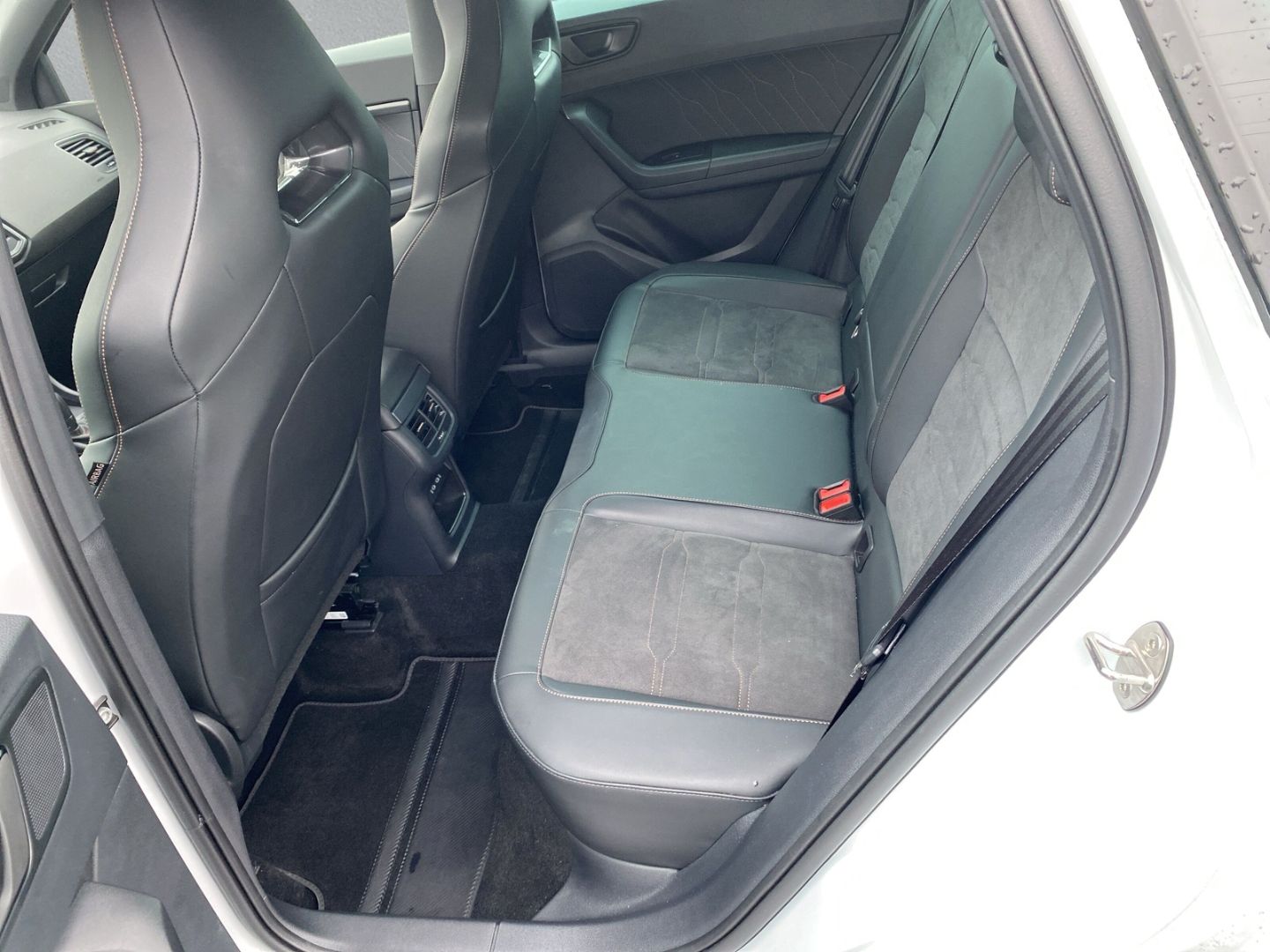 Fahrzeugabbildung CUPRA Ateca VZ 4Drive AD AHK-klappbar Navi Digitales C