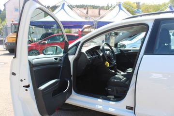 Volkswagen Golf - 11