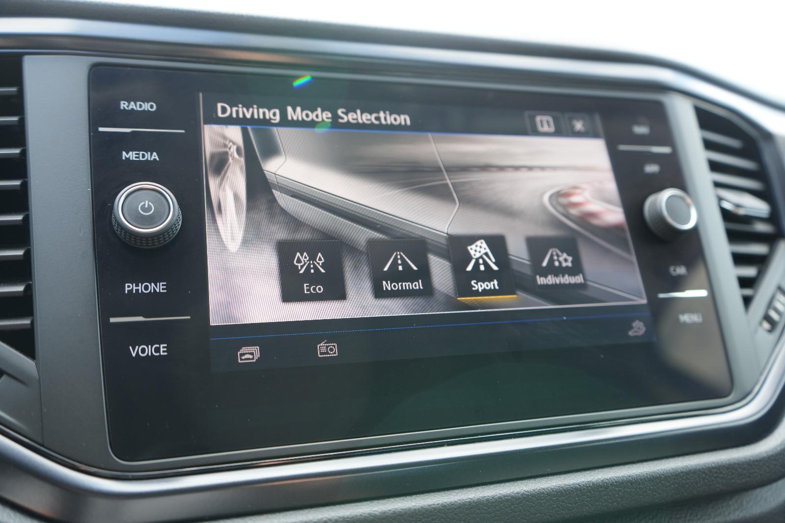 Volkswagen T-Roc DCC PDC KLIMAAUTOMATIK SITZHEIZUNG