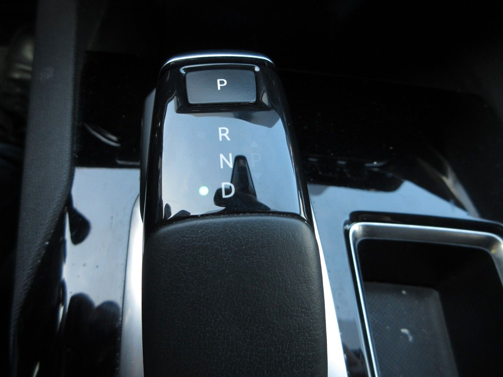 Fahrzeugabbildung Peugeot 5008 Active 1.2T NAVI/PDC/VIRTUAL/7-SITZER