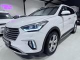Hyundai SANTA FE Grand 2.2d /4WD/6Sitzer/Panorma/Leder - weiße Hyundai SANTA FE