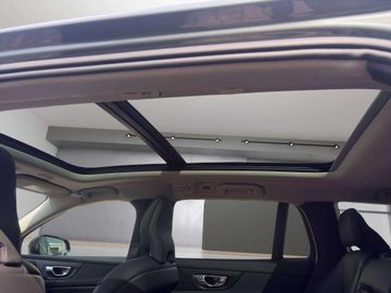 Volvo V60 Plus Dark B4 Mild-Hybrid Benzin*Head-Up*360 