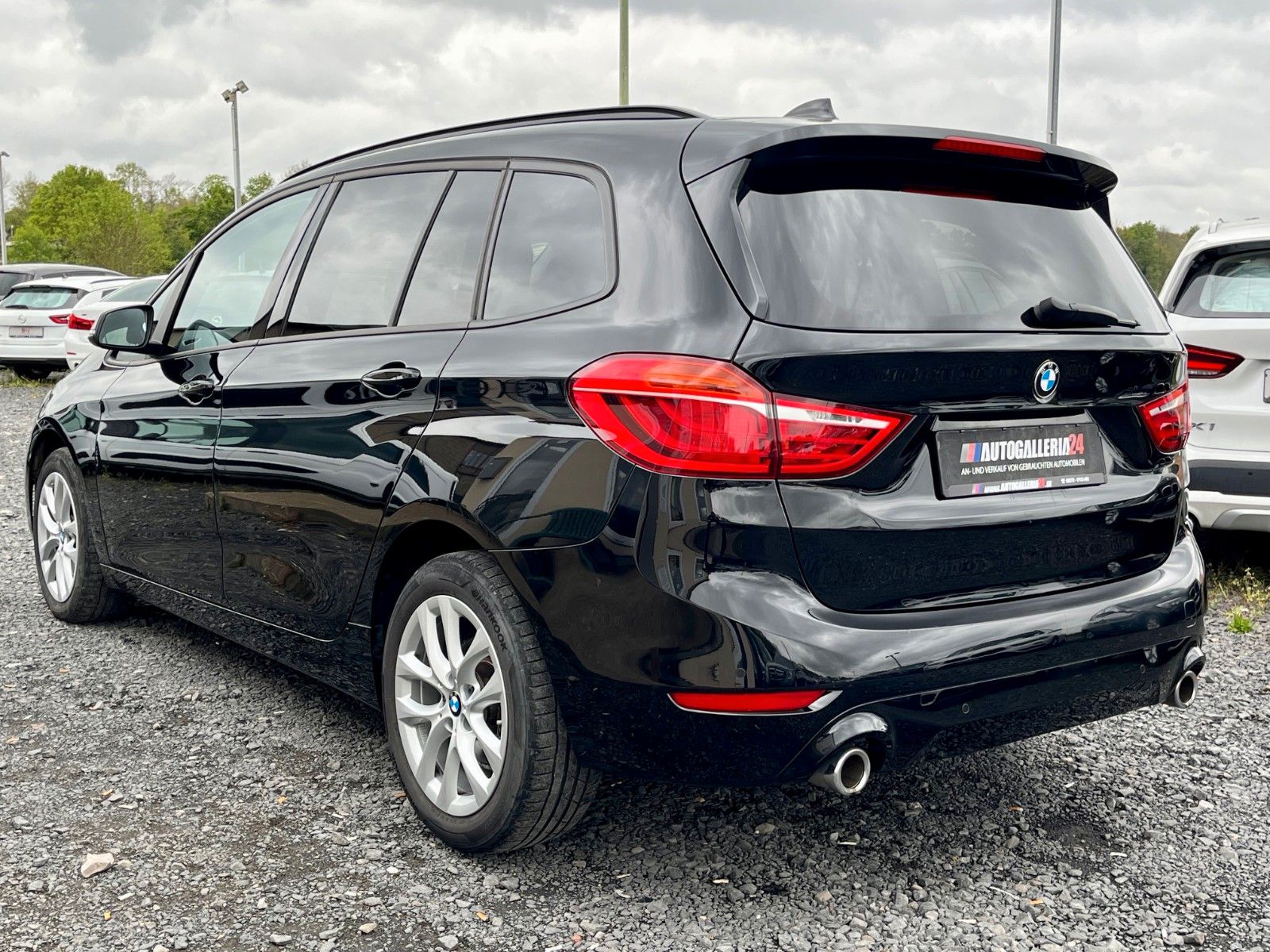 Fahrzeugabbildung BMW 218d Gran Tourer Aut. Navi AHK Panorama 2.HD PDC