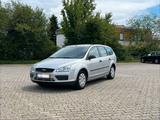 Ford Focus 1.6 Diesel Klima/Neuer Tüv - Ford Focus aus 2006 mit Diesel-Antrieb