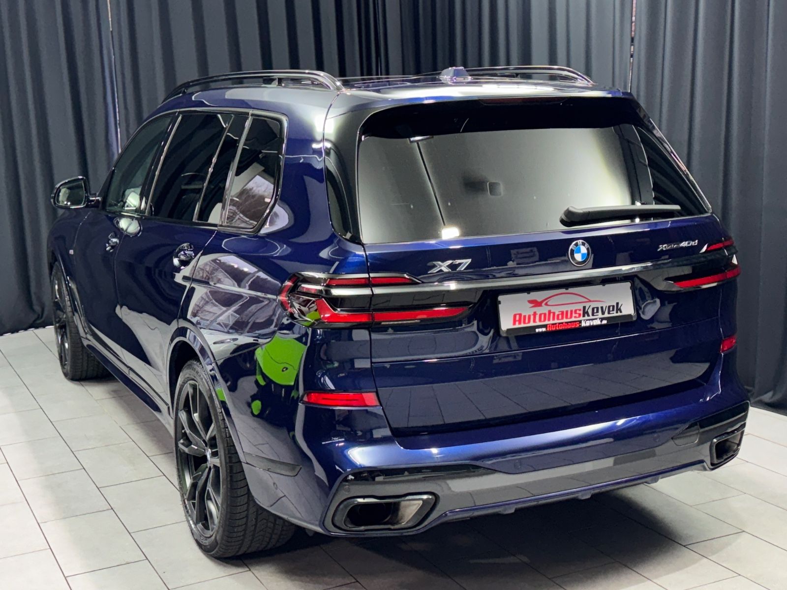 Fahrzeugabbildung BMW X7 xDrive 40 d M SPORT PRO|SKY-LOUNGE|MASSAGE|