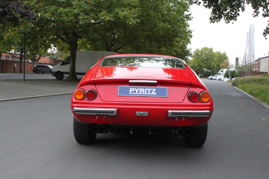 Ferrari 365