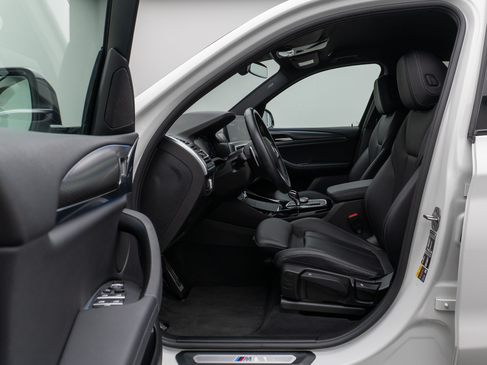 Fahrzeugabbildung BMW X3 xD30e M Sport Kamera DAB HiFi Fernlichtassist