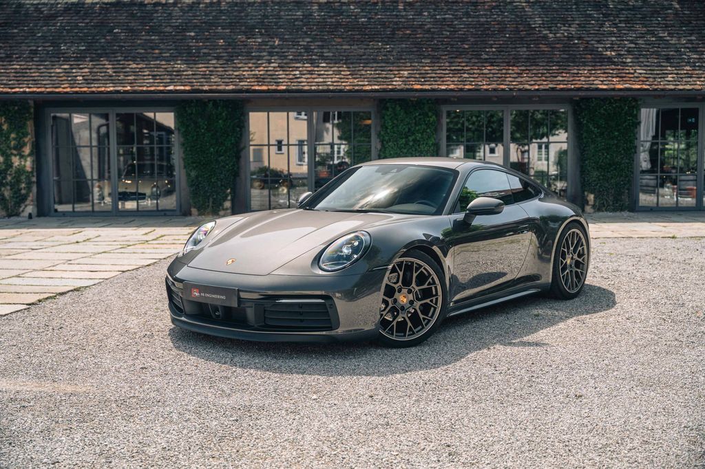 Porsche 992