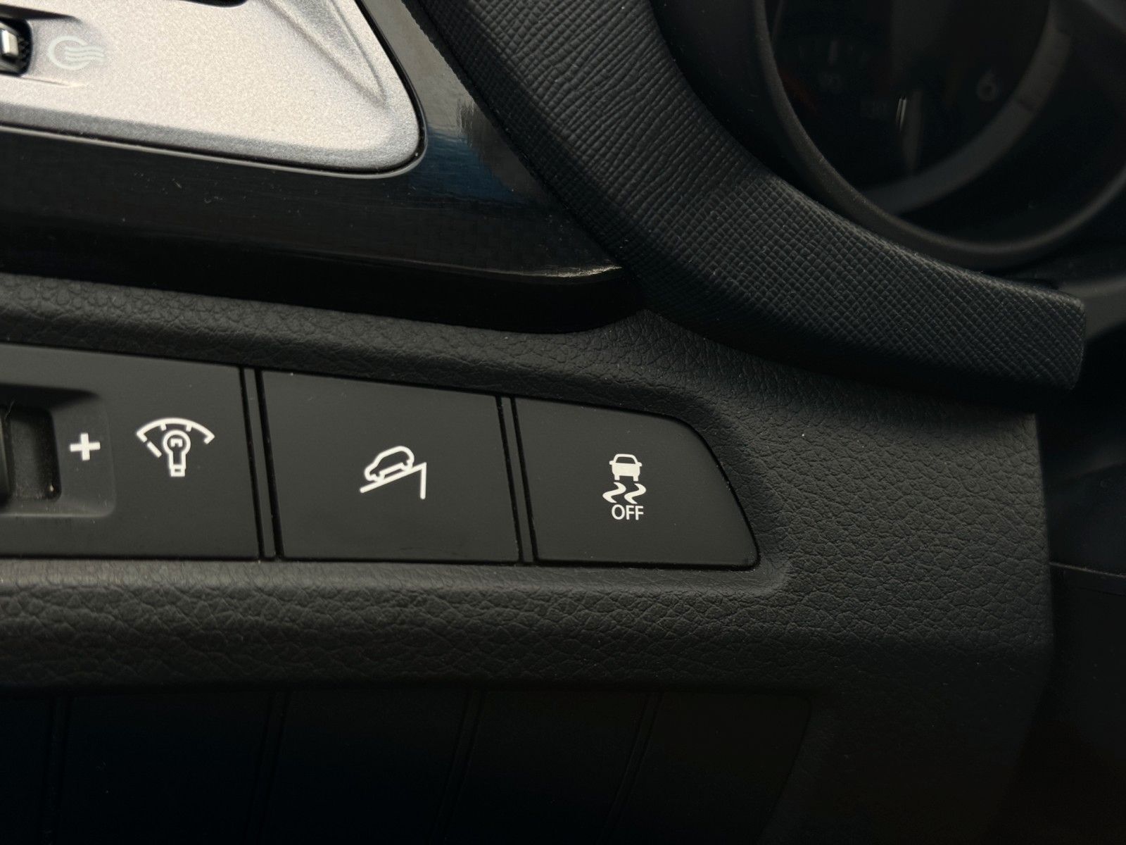 Fahrzeugabbildung Hyundai Santa Fe 2WD*AHK*Kamera*Xenon*Vollleder*Tempomat