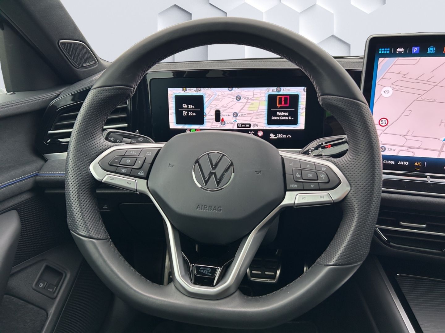 Passat Variant 1.5 TSI 200 R-Line 1,5 l eHybrid 