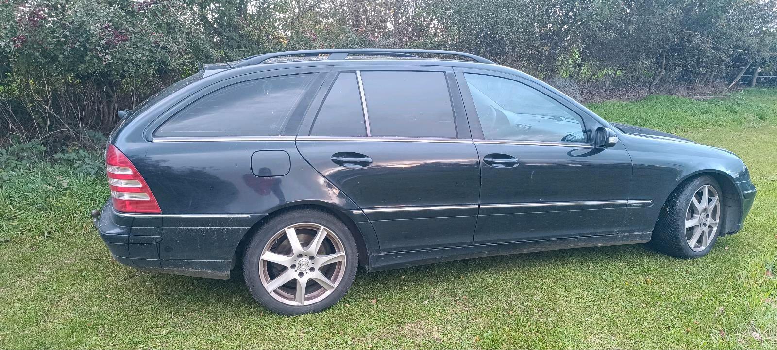 Mercedes-Benz C220 2006 — rear view