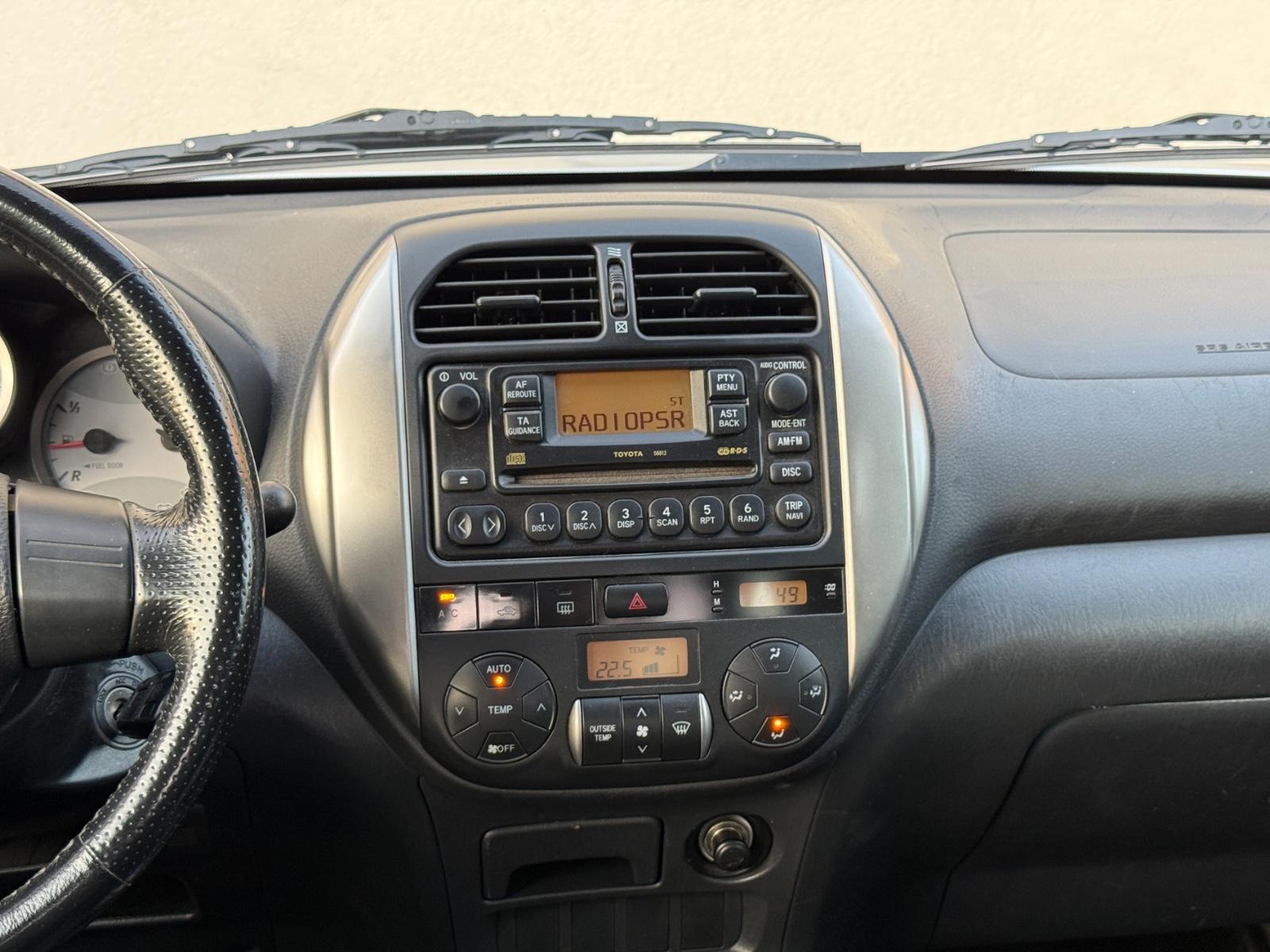 TOYOTA RAV4 - 2.0 150 CV - 4x4 - BVM - VOLANT EN CUIR