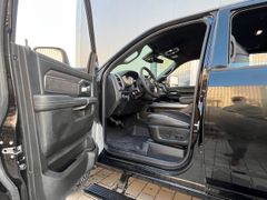DODGE RAM 3500 Laramie RamBox Night Crew 6.7HO 8 Gang