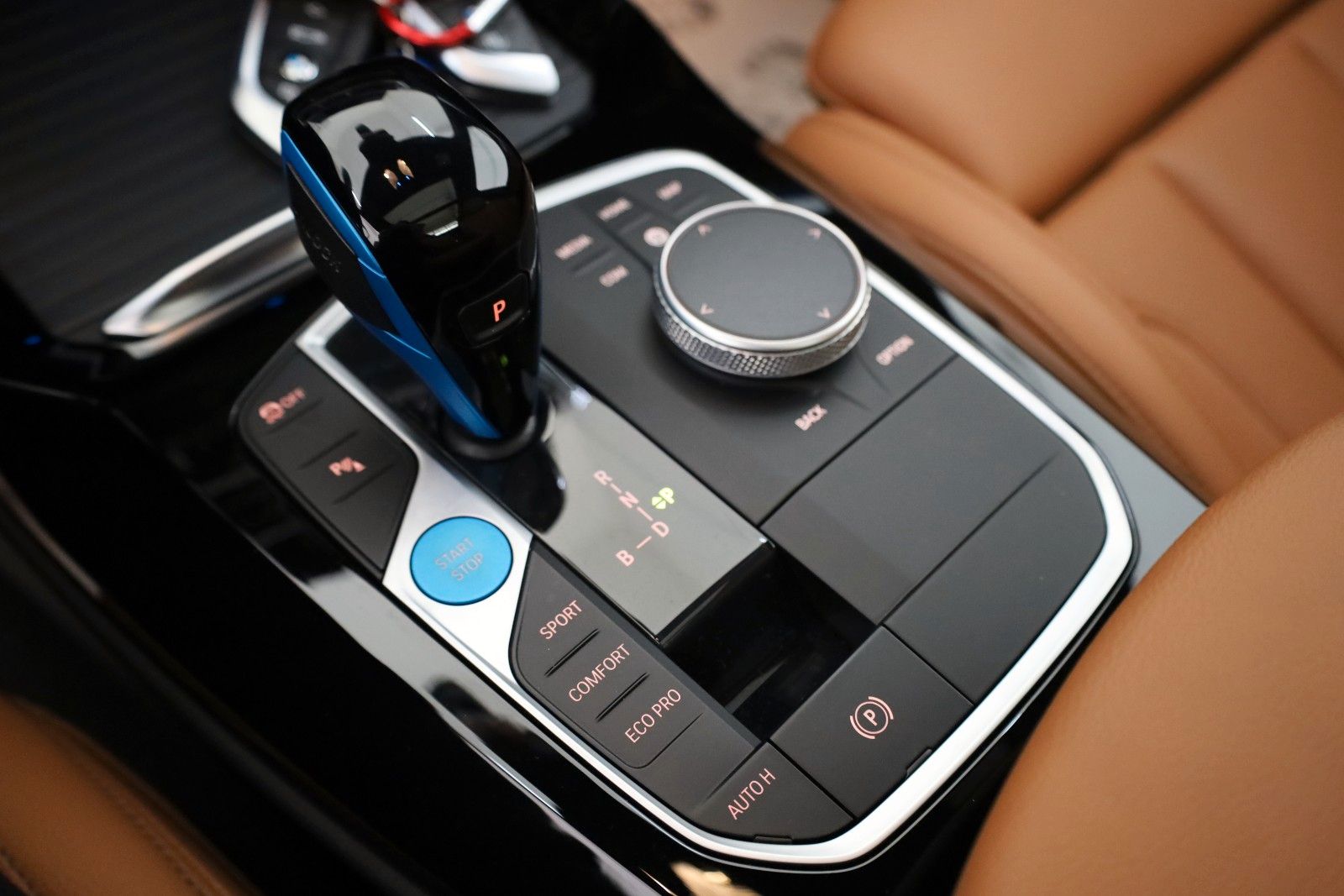 Fahrzeugabbildung BMW iX3 Inspiring+M Sport,Leder,Navi,LED,SH,Panorama