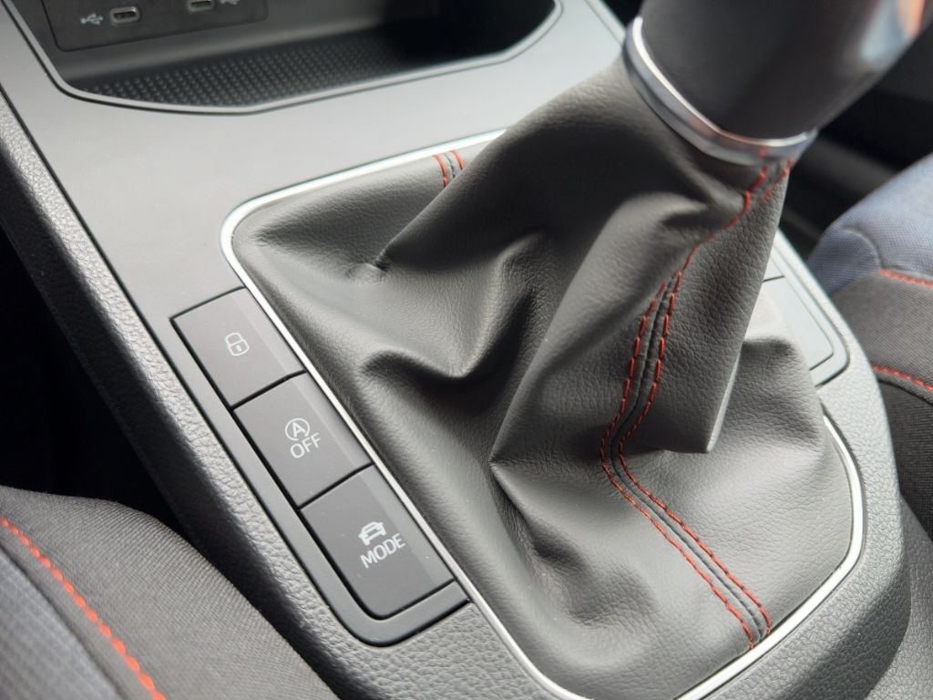 Fahrzeugabbildung SEAT Ibiza FR  NVI  WINTERP  RÜCKFAHRKAMERA