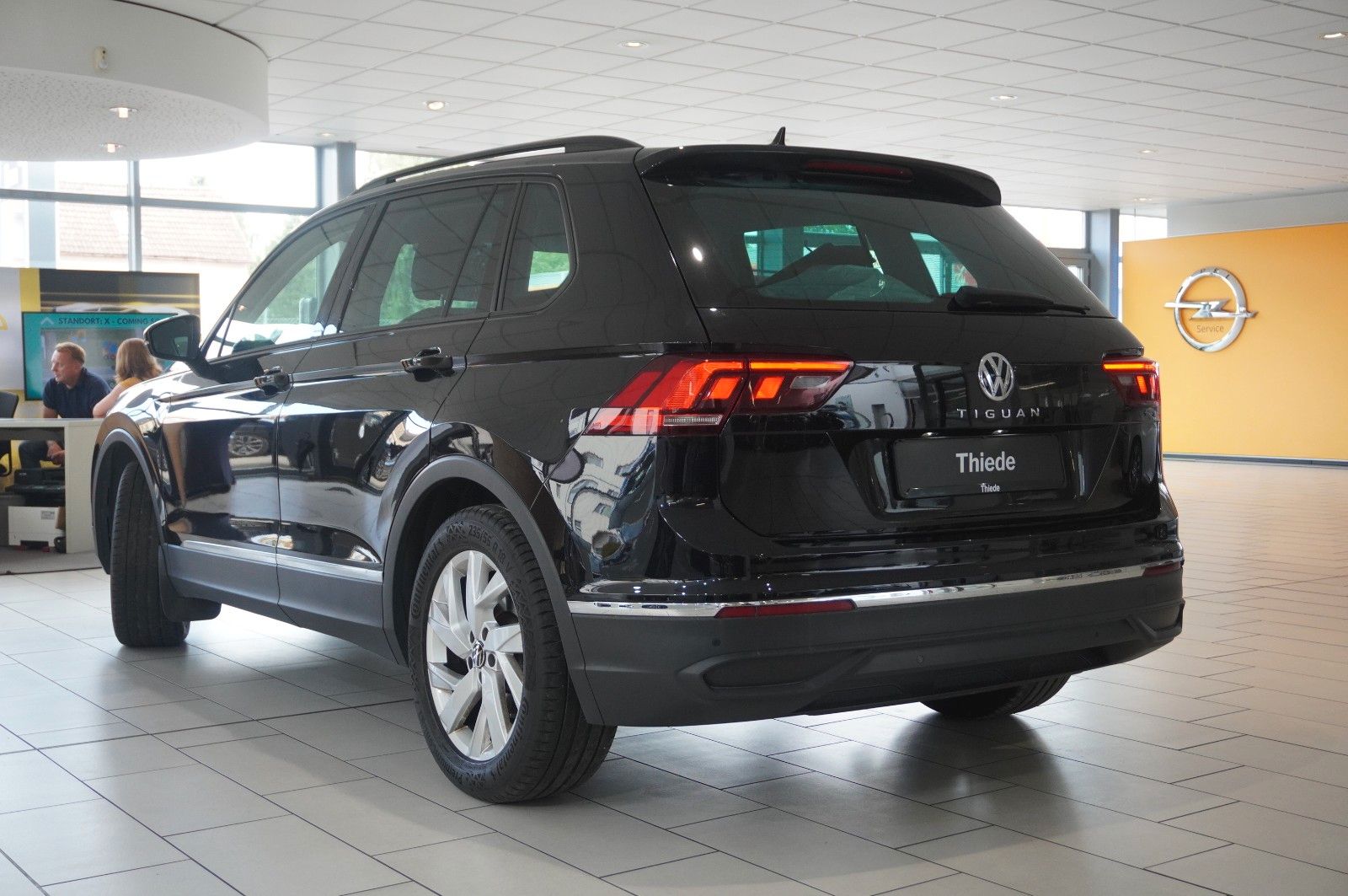Fahrzeugabbildung Volkswagen Tiguan 1.5 TSI LIFE DSG NAVI/LED/ACC/SHZ/PDC/DAB
