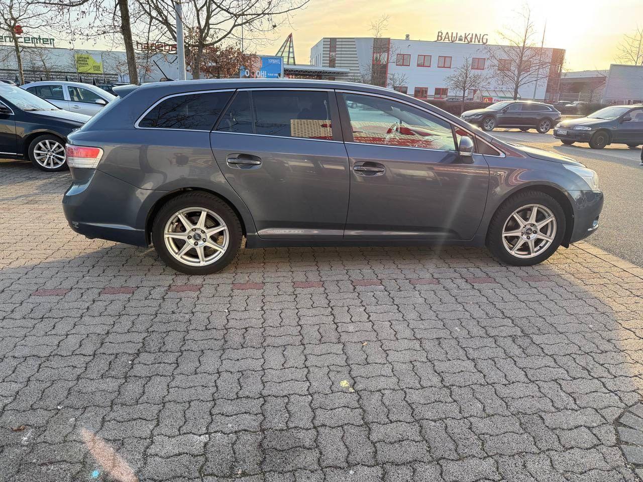 Toyota Avensis 2009 — engine 177 HP (130kW)