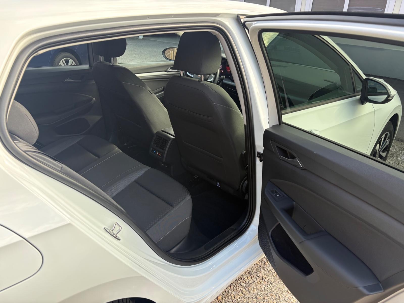 Volkswagen Golf VIII Lim. Active StHz/HuD/Kamera/ACC/Ambien, миниатюра 15