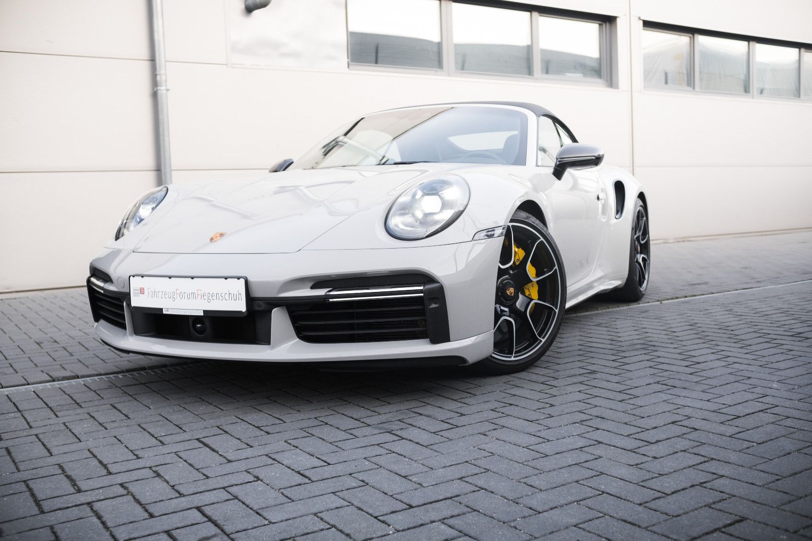 Fahrzeugabbildung Porsche 992/911 Turbo S Cabrio, Lift, Burm., Inno, LED