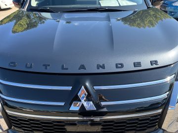 Mitsubishi Outlander Plug-In Hybrid TOP 2.4 AHK+360+HUD+AWR