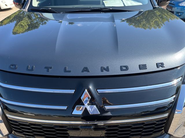 Mitsubishi Outlander Plug-In Hybrid TOP 2.4 AHK+360+HUD+AWR