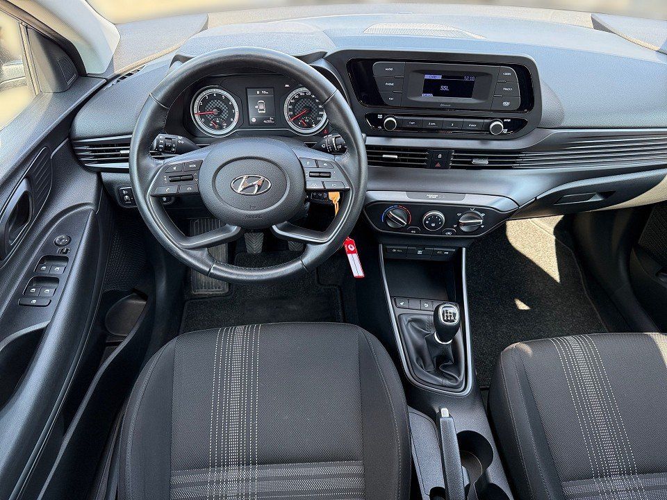 Fahrzeugabbildung Hyundai i20 1.2 SELECT FUNKT-P GARANTIE-4/28 KLIMA+PDC++