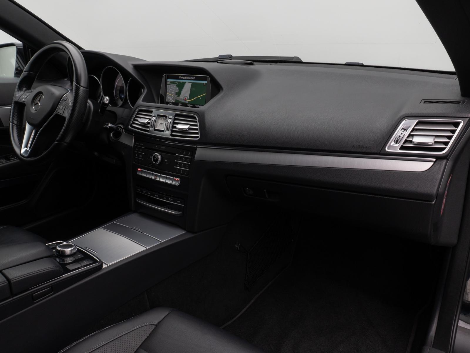 Mercedes-Benz E 200 Cabrio LED Sitzhzg Navi PDC Tempomat Leder