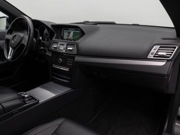 Fahrzeugabbildung Mercedes-Benz E 200 Cabrio LED Sitzhzg Navi PDC Tempomat Leder