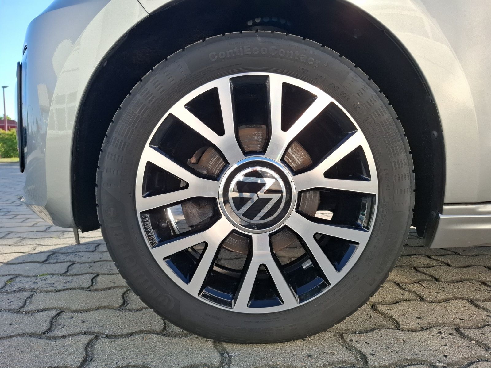 Fahrzeugabbildung Volkswagen e-up! Max Climatronic GRA RFK DAB SH LM