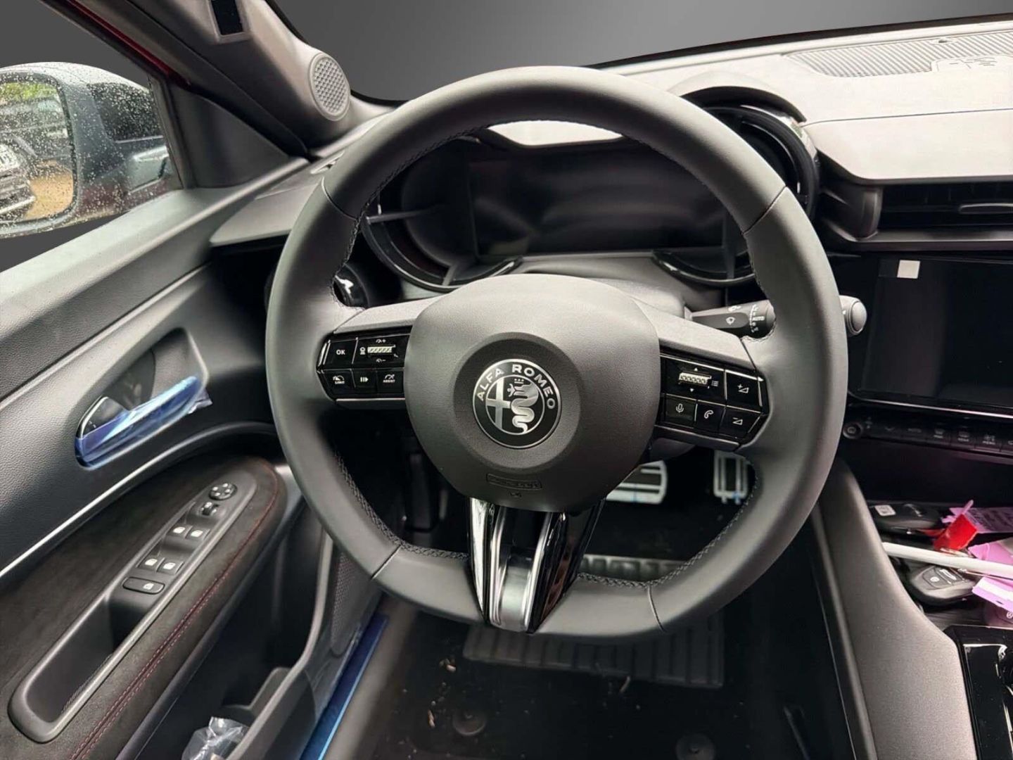 Fahrzeugabbildung Alfa Romeo Junior Elettrica VELOCE 280 PS voll Top Deal