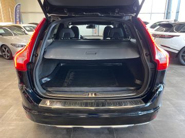 Volvo XC 60  Summum AWD *VOLLLEDER*NAVI*BI-XENON*PDC*