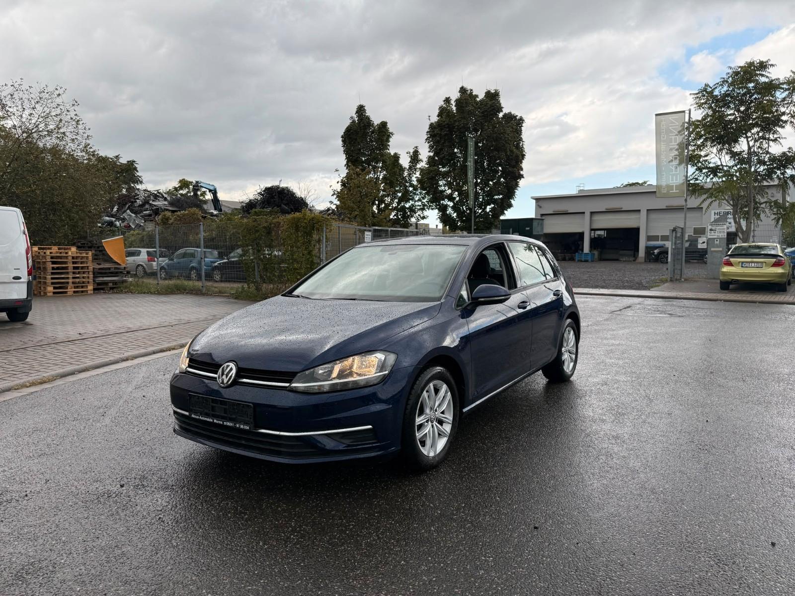 Volkswagen Golf 1.6 TDI Comfort/ACC/PDC v+h/Alcantara/AHK