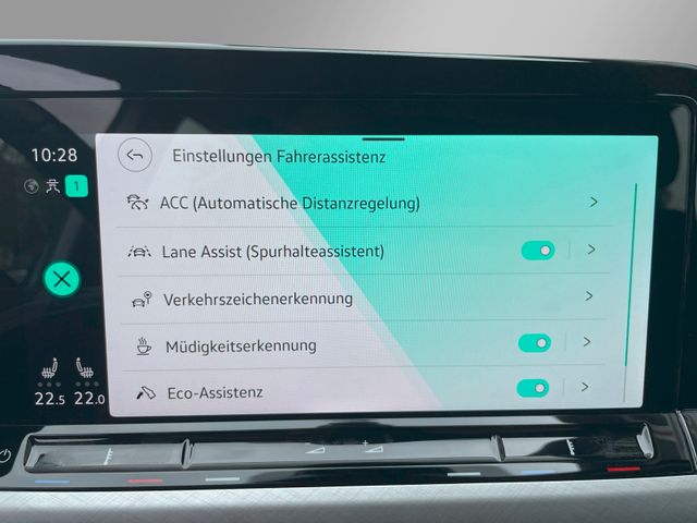 Volkswagen Golf VIII Variant Life 1.5 TSI*CarPlay*Kamera*