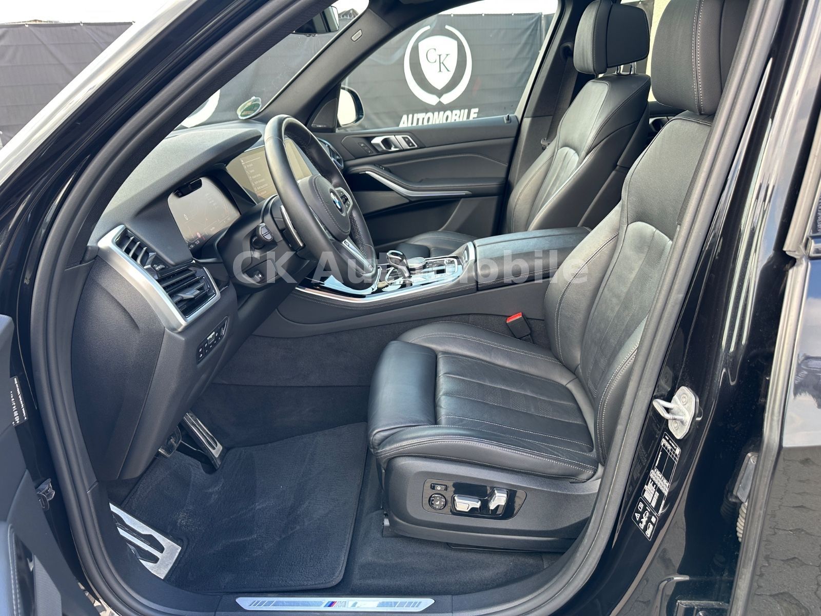 Fahrzeugabbildung BMW X5 xDrive 30d MSport/22Zoll/HeadUp/Pano/360°/AHK