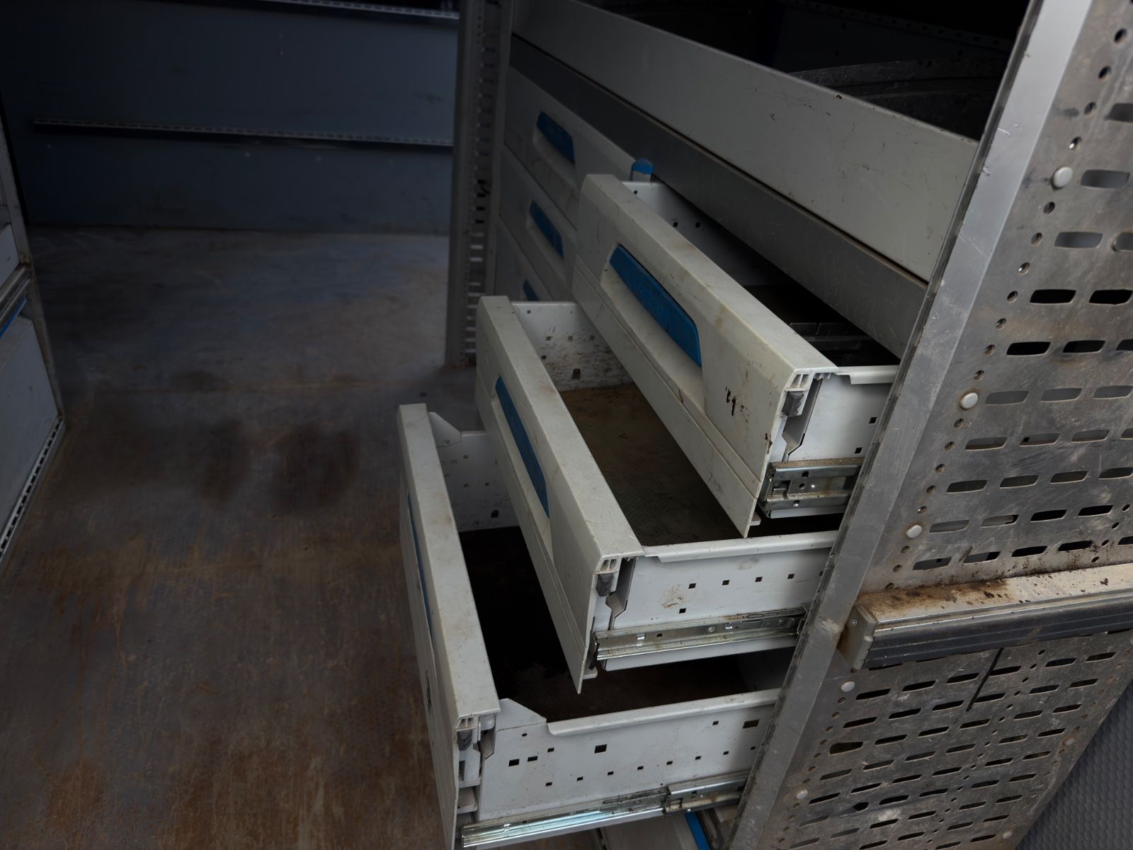 Fahrzeugabbildung Volkswagen Crafter Kasten 35 mittellang Hochdach|AHK|AUSBAU