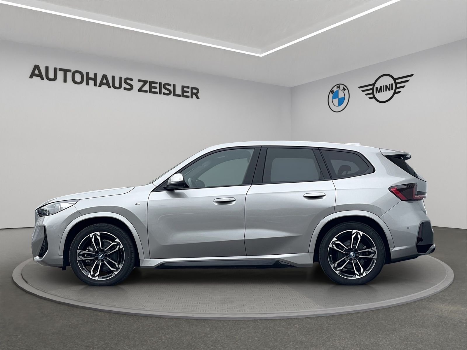 BMW iX1 xDrive30 °17tkm° M SPORTPAKET Head-Up AHK 36 foto 4