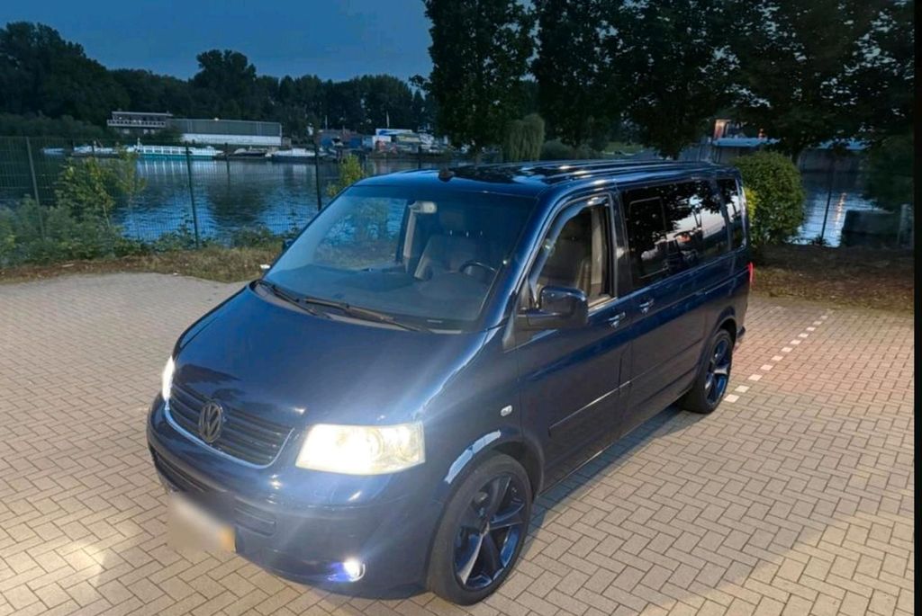 Image of Volkswagen T5 Multivan
