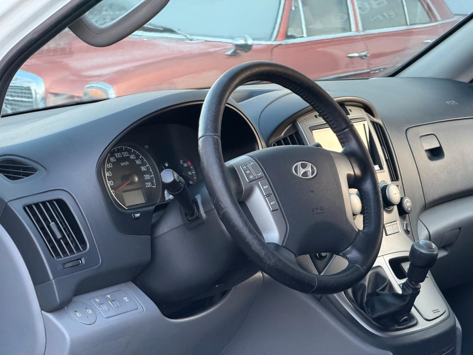 Hyundai H-1 Travel Premium
