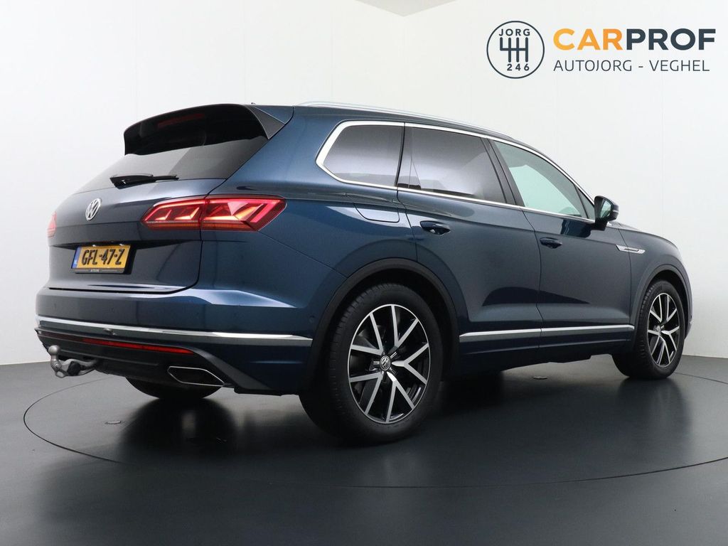 Volkswagen Touareg 3.0 TSI Elegance AHK | Pano |  kamera |