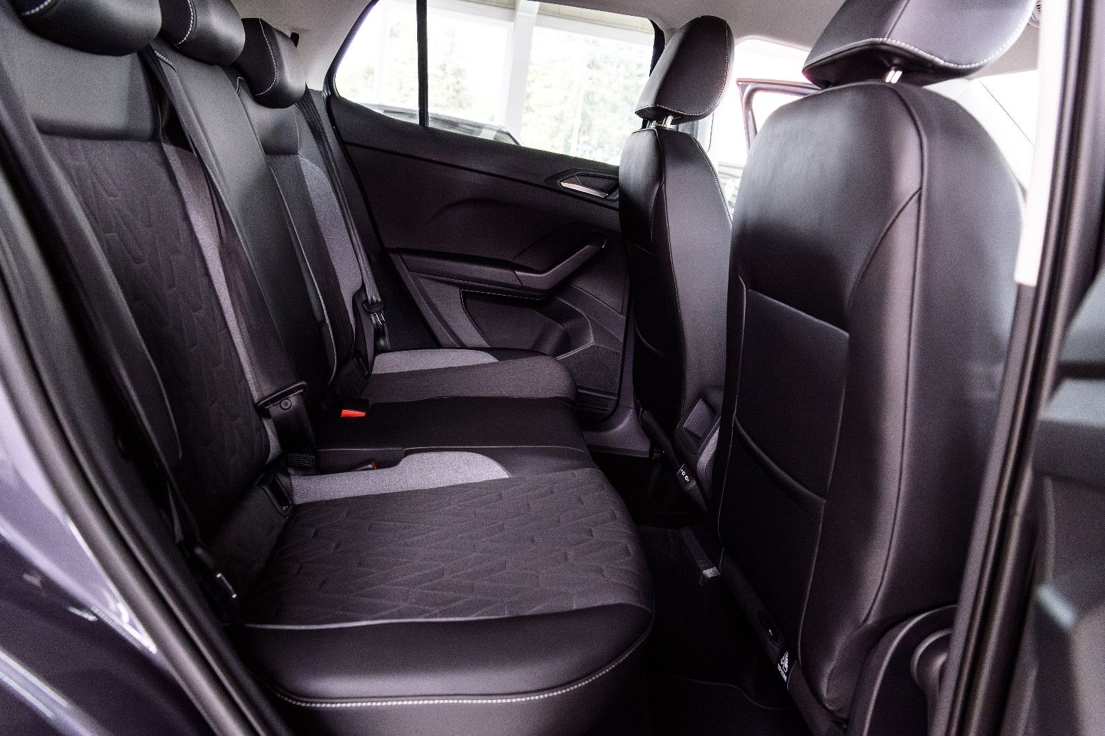 Fahrzeugabbildung Volkswagen T-Cross 1.0 TSI 85 kw Energy DSG+AHK+Kamera