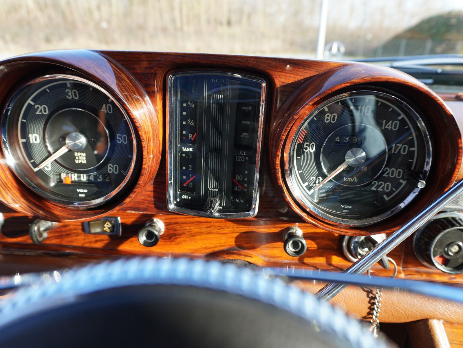 Fahrzeugabbildung Mercedes-Benz 600