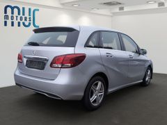 MERCEDES-BENZ B 180 1.6 KAT B 180 (246.242)